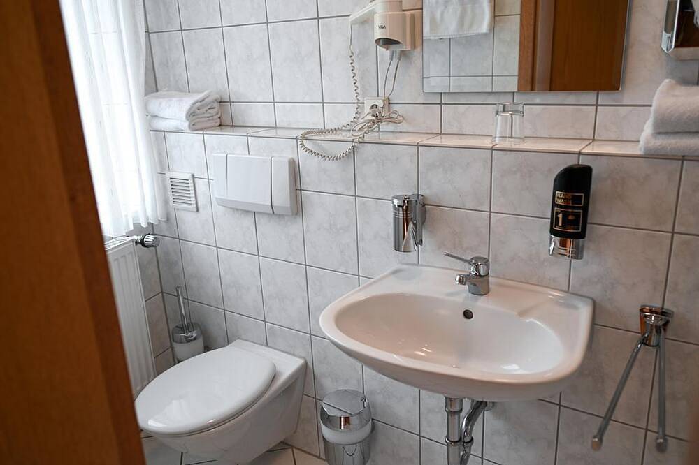 Doppelzimmer Eifel-Land Dusche/Wc - Eifelhotel Fuchs in Boos (Eifel), Boos