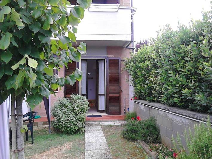 Appartamento per 6 persone, con Terrazza e Giardino nonché Panorama a Ponsacco