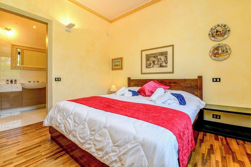 Villa Artemisia – Eleganz & Entspannung nur 300 m vom Gardasee entfernt in Padenghe sul Garda, Gardasee-Berge