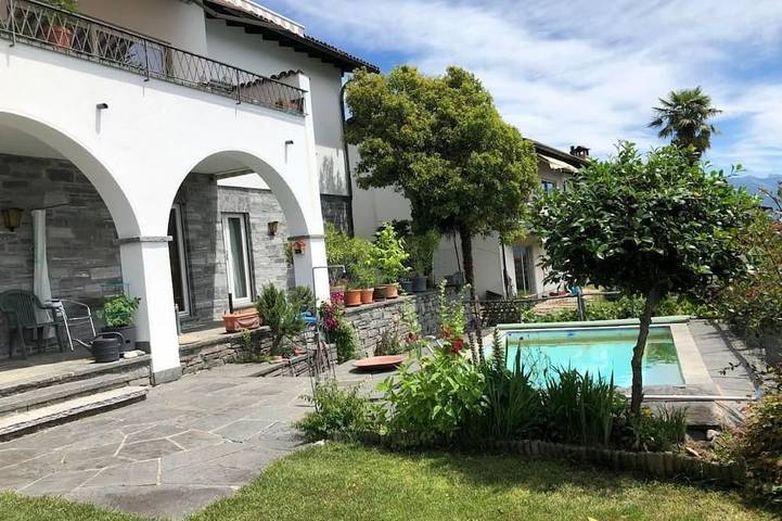 Ferienwohnung für 3 Personen, mit Terrasse und Garten sowie Pool in Brione sopra Minusio
