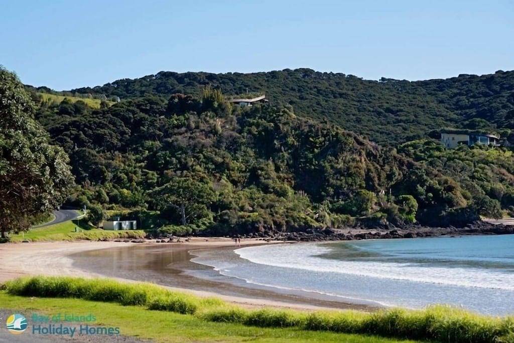 Blick auf den Strand! Toller Familienurlaub Hause. in Russel (NZ), Bay Of Islands