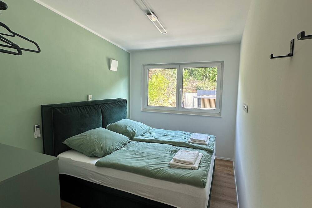 Private Wellness Lodge am E-See mit Klimaanlage, Pool, Whirlpool und Sauna in Stadtlauringen, Franken