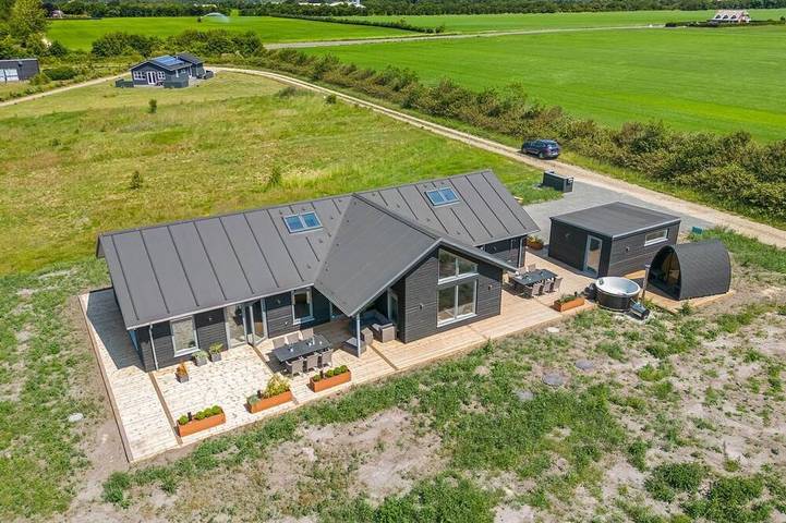 Ferienhaus für 8 Personen, mit Sauna und Whirlpool in Stauning