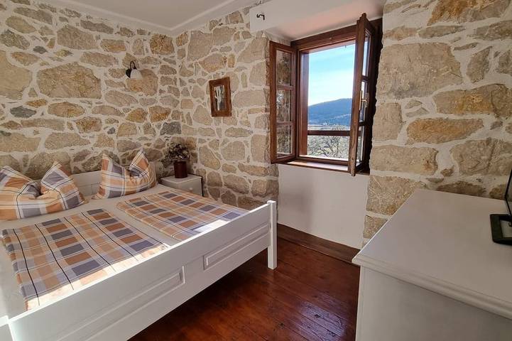 Villa für 6 Personen, mit Terrasse und Garten auf Rab - 2