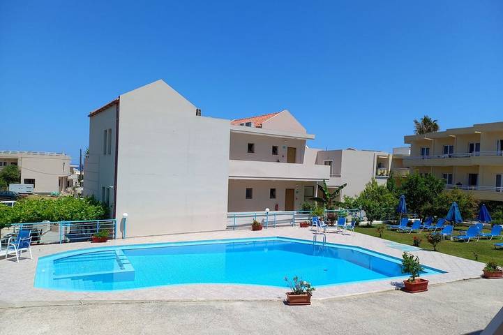 Ferienwohnung für 3 Personen, mit Garten und Pool sowie Balkon - 1