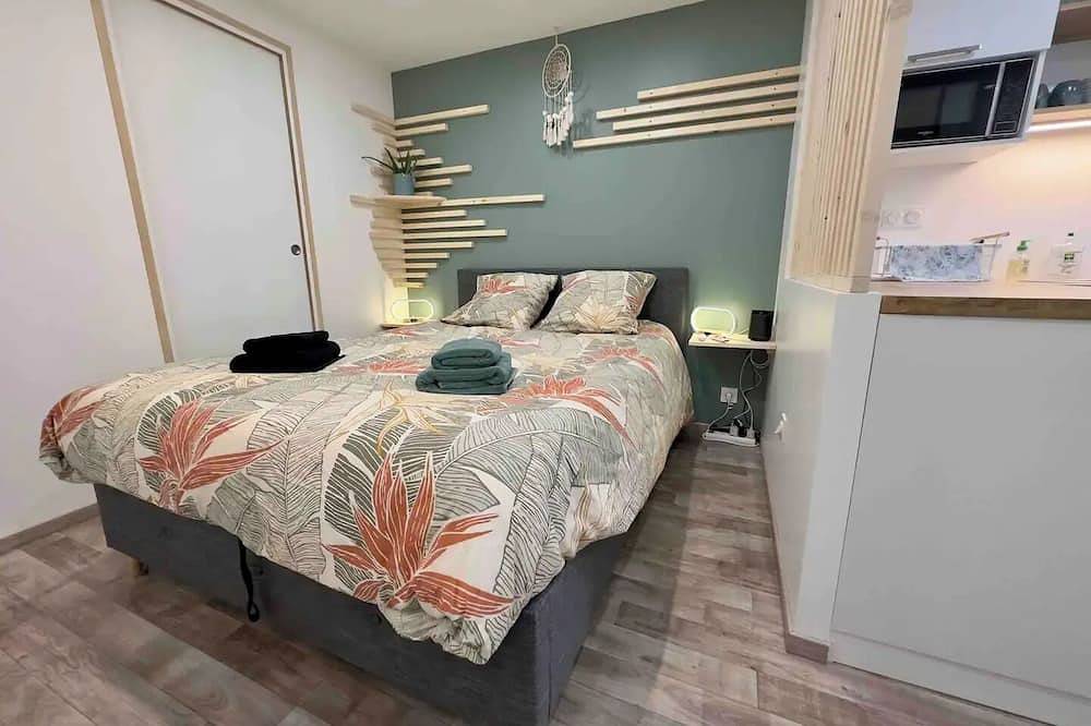Entire apartment, Charming studio in the city center in Allevard, Isère