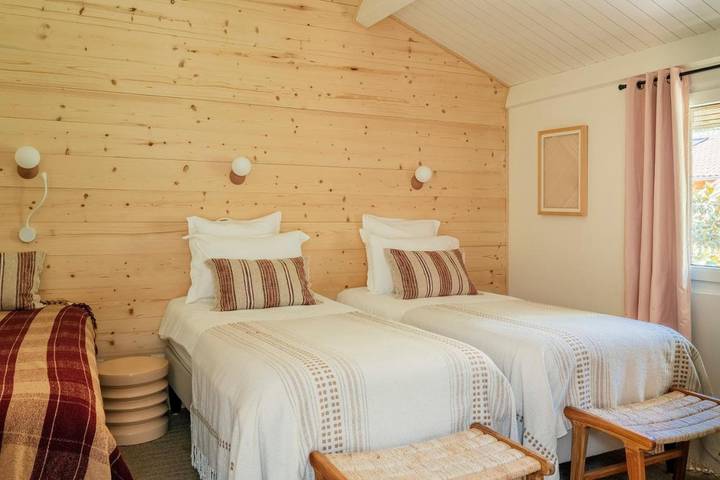 Hôtel pour 5 personnes, avec jacuzzi et piscine ainsi que sauna et jardin, animaux acceptés à Satillieu - 4