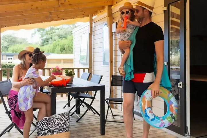 Camping voor 8 personen, met terras in Jard-sur-Mer