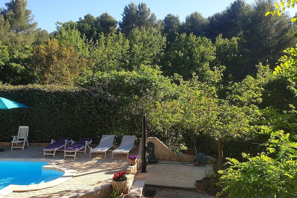 House with swimming pool near Aix en Provence. in Meyrargues, Region de Aix-en-Provence