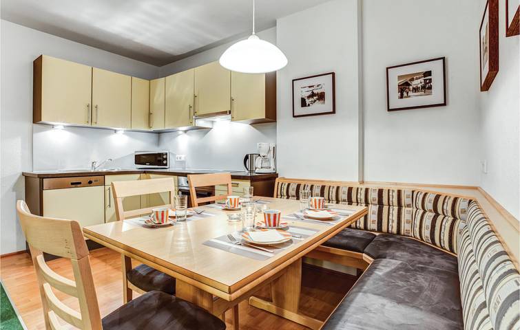 Ganze Ferienwohnung, Gemütliches Alpenrefugium: Sauna, Terrasse, Parkplatz in Lechtaler Alpen, Sankt Anton am Arlberg