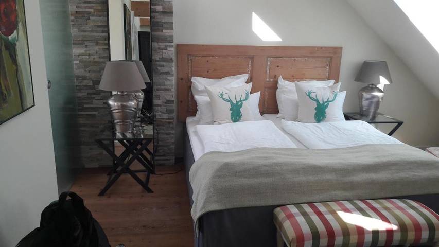 BnB für 4 Personen, mit Balkon und Terrasse sowie Garten und Ausblick in München