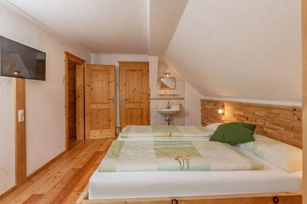 \"Grimmingblick\" - Familienzimmer mit Dusche, Wc - Klausnerhof in Gössenberg, Schladming-Dachstein