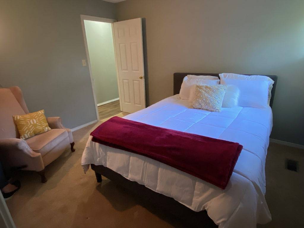 Nicely updated home in great location near campus + downtown in Bloomington (IN), Monroe County (IN)