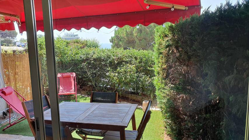 Appartement entier, Appartement de vacances pour 2 personnes avec jardin in Cannes La Bocca, Cannes