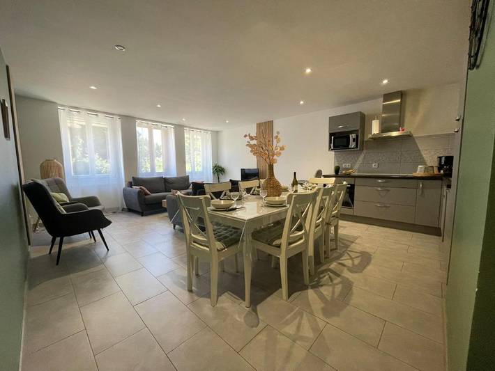 Location de vacances pour 8 personnes, avec terrasse et jardin dans Fontenu - 2