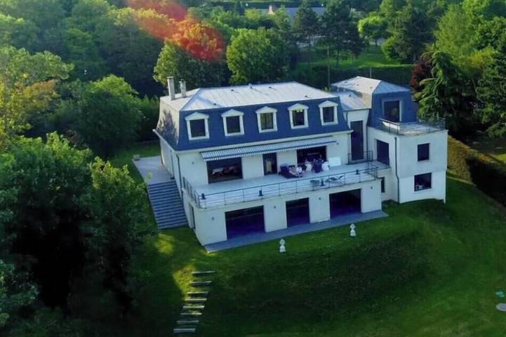 Ferienhaus für 10 Personen, mit Garten und Whirlpool sowie Sauna und Terrasse, mit Haustier - 1