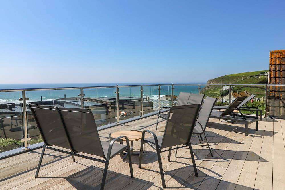 Trelawns, family friendly, character holiday cottage in Mawgan Porth in Mawgan Porth, Cornwall