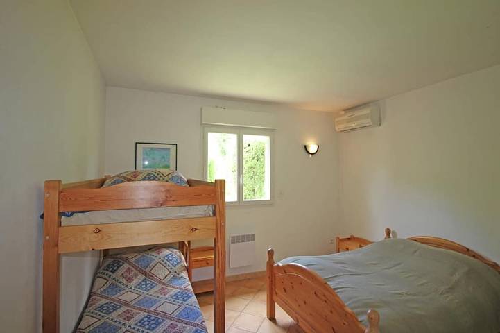 Location de vacances pour 10 personnes, avec piscine ainsi que jardin et terrasse, animaux acceptés à Saint-Paul-en-Forêt - 4