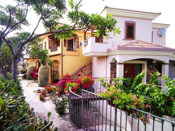 Chambre d’hôte pour 3 personnes, avec Balcon et Terrasse ainsi que Jardin et Vue