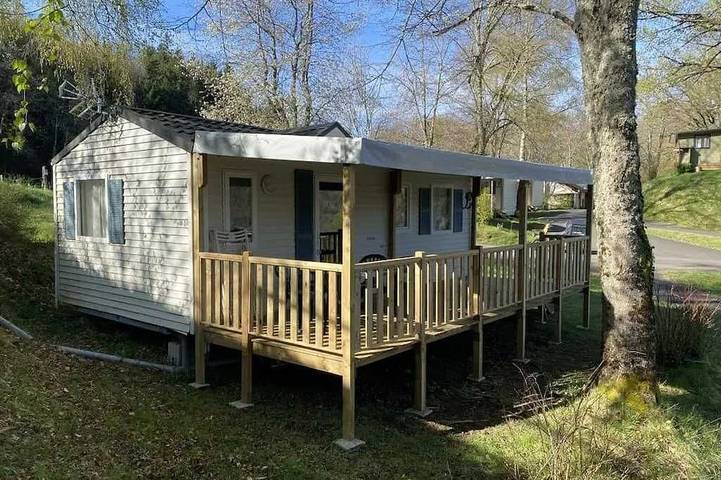 Camping pour 4 personnes dans le Cantal