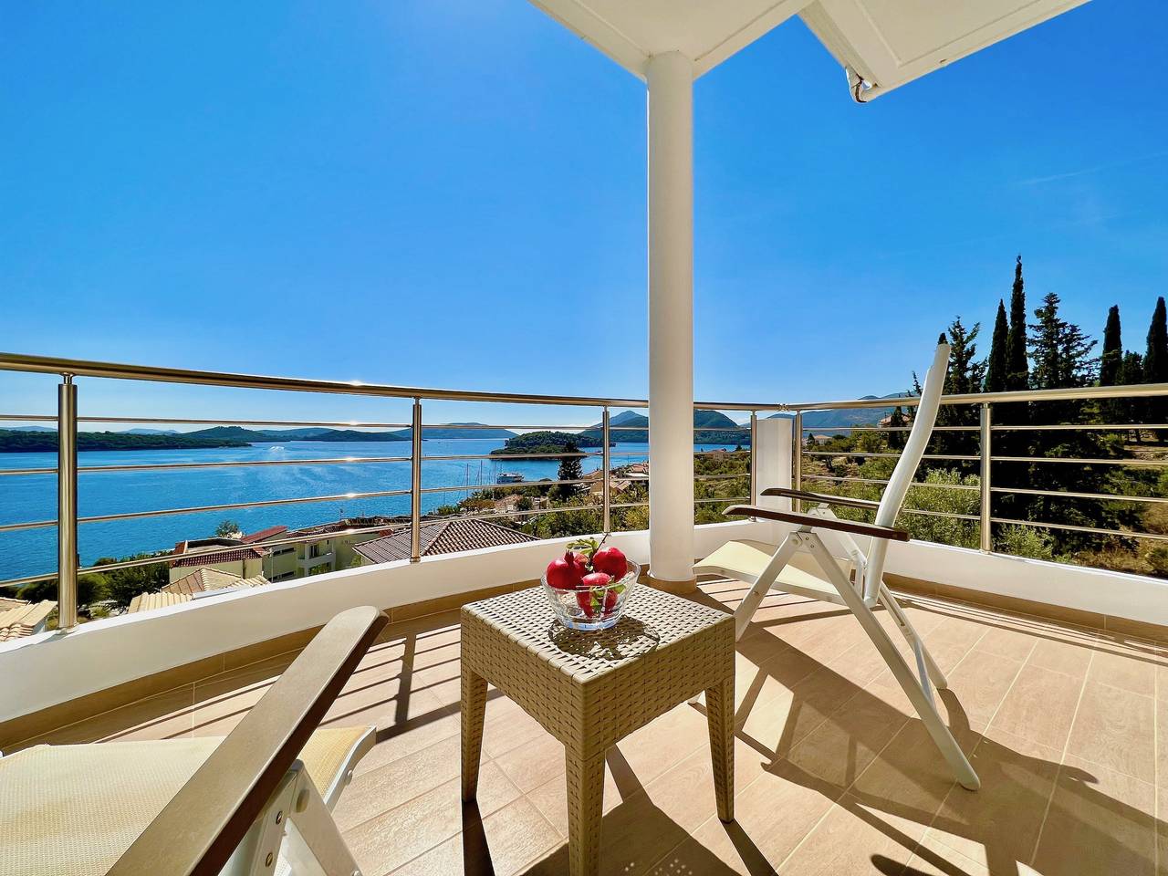 Luxury Villa San George with private pool in Perigiali, Griechenland