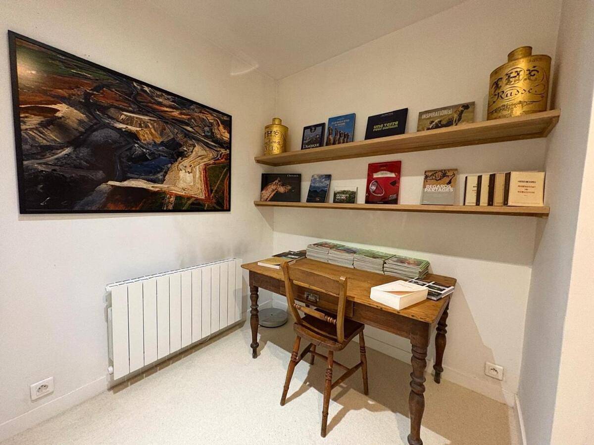 Appartement entier, Three-Bedroom Apartment in Montfort-l'Amaury, Parc naturel régional de la Haute Vallée de Chevreuse
