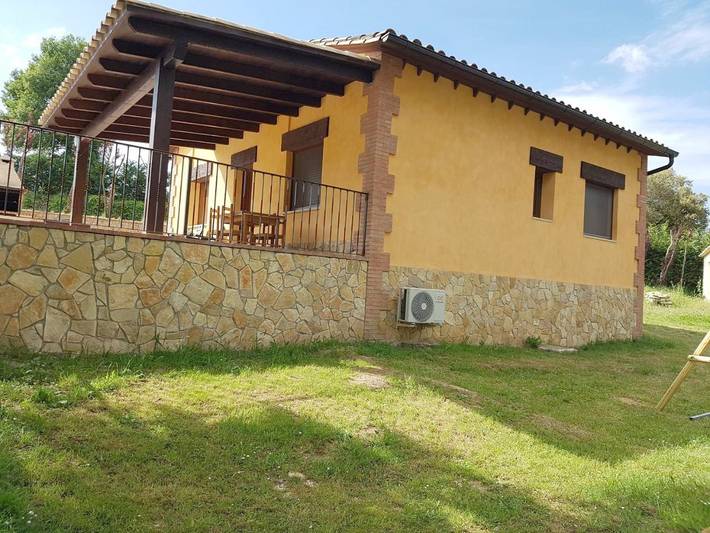 Casa rural para 6 personas, con jardín además de vistas y piscina, Se admiten mascotas en Berguedà - 4