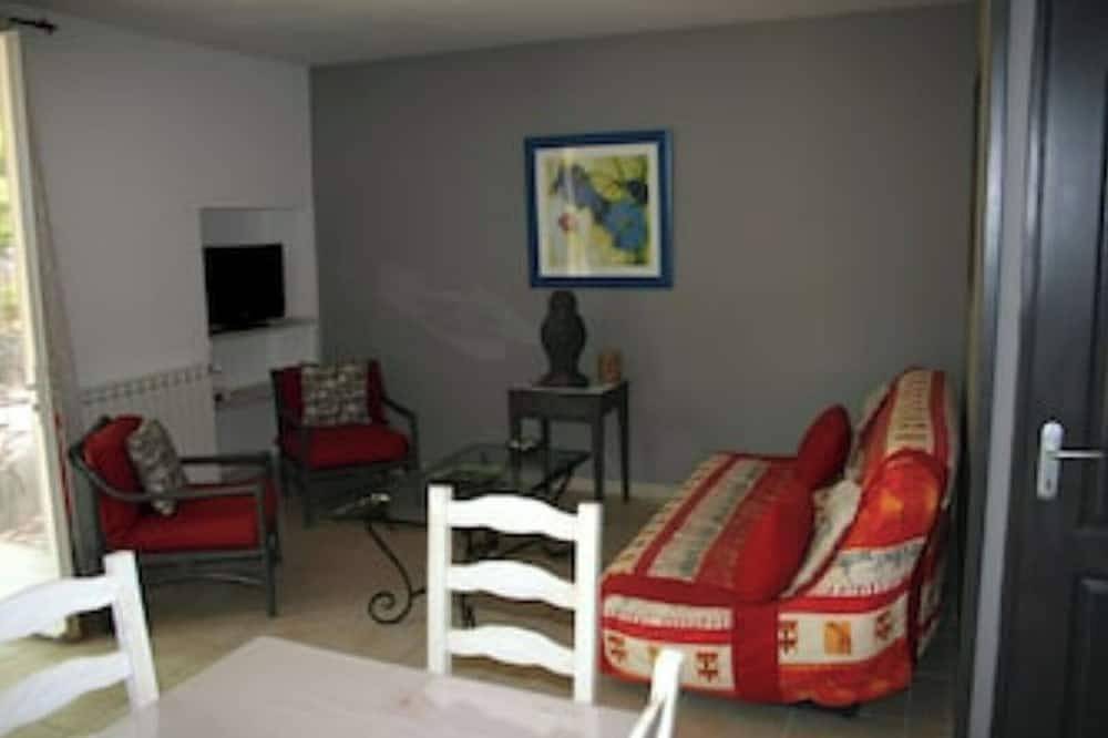 Entire apartment, Appartement de caractère dans un mas provençal in Jonquières, Vaucluse