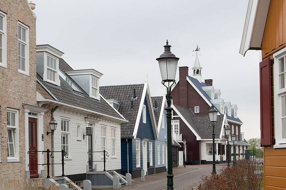 Relaxing 2-Unit Stay by Gooimeer | Walk Naarderbos & Explore Nightlife in Huizen, North Holland