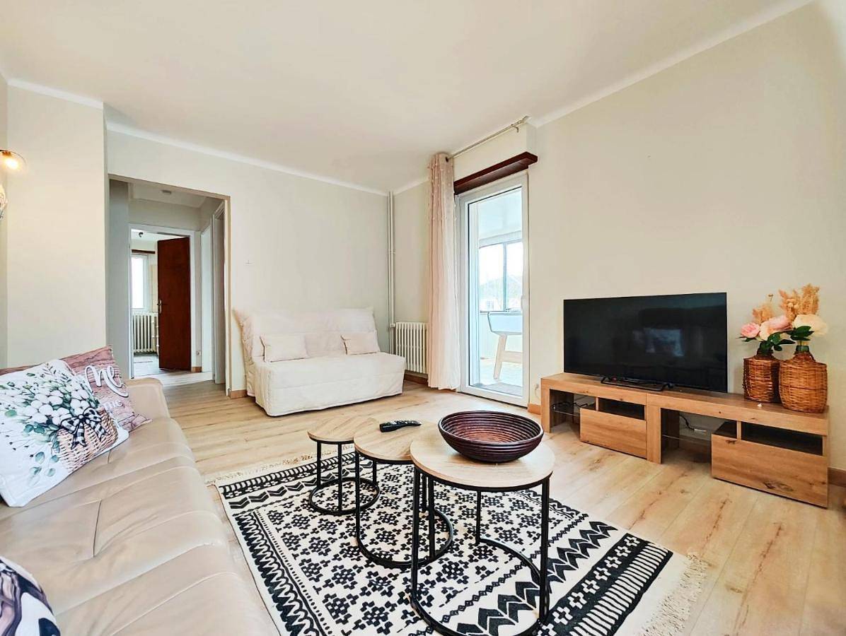 Appartement entier, Le repère des amis - 4 pers - proche tram - parking gratuit - babyfoot in Lingolsheim, Région de Strasbourg