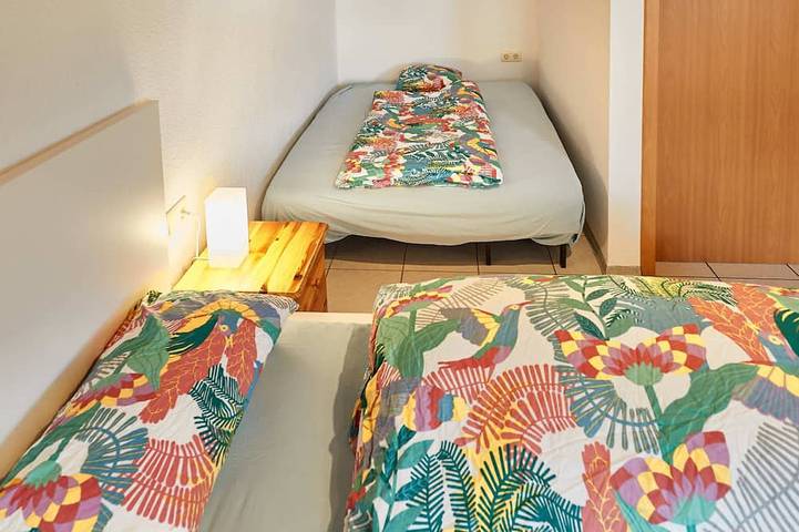 Ganze Wohnung, Schönes Zimmer mit Bad - nur 10 Gehminuten vom Europa-Park in Europa-Park, Rust