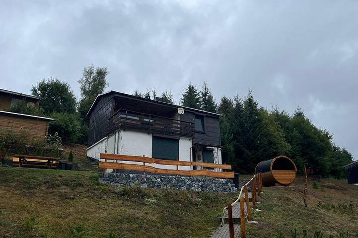 Ferienhaus für 5 Personen, mit Balkon und Garten sowie Sauna in Stützerbach