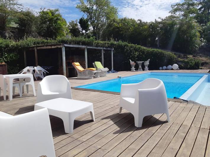 Alojamiento y desayuno para 5 personas, con jardín además de piscina y jacuzzi - 1