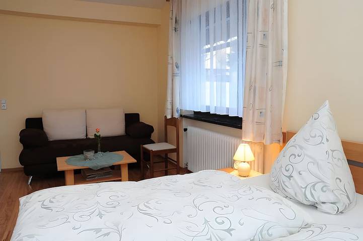 Ferienwohnung für 2 Personen, mit Garten und Balkon in Simonswald