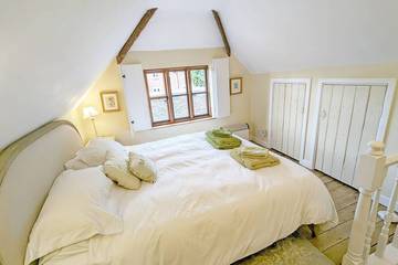 Holiday Home for 3 People in Chichester, West Sussex, Photo 3