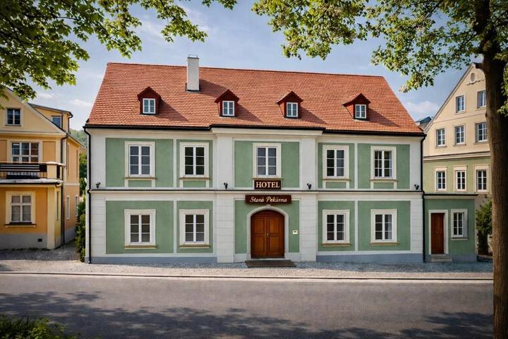 Hotel für 2 Personen, mit Sauna und Whirlpool sowie Garten, mit Haustier in Liberec