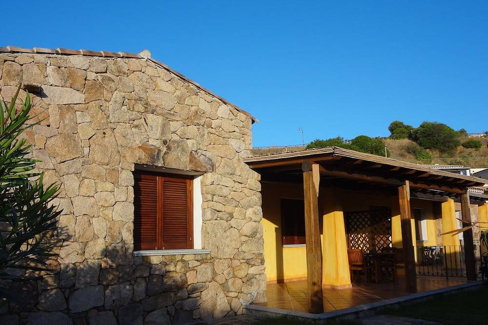 Haus mit Garten 100 m vom Meer in Baia Sant'Anna, Olbia-Tempio