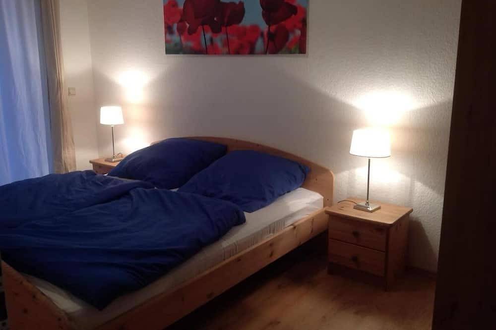 Ganze Wohnung, Schönes Reetdachhaus mit großem Garten und Terrasse in Peenemünde, Usedomer Norden
