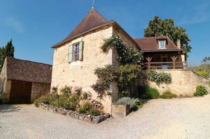 Location de vacances pour 8 personnes, avec balcon et jardin à Beaumont-du-Périgord