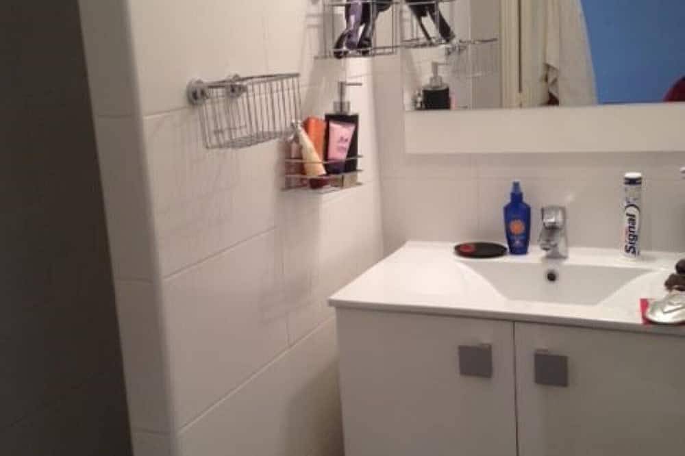 Appartement entier, Superbe T2 55m2,  tout équipé, 4/5 couchages à 50 mètres de la plage , Climatisé in Juan-les-Pins, Antibes