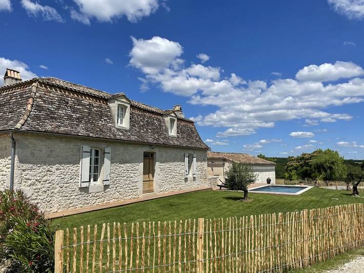Gîte pour 8 personnes, avec jardin ainsi que terrasse et piscine - 1