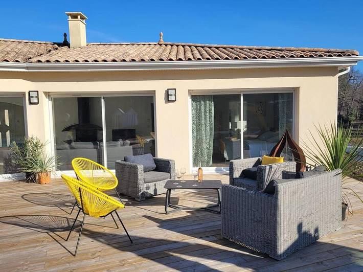 Location de vacances pour 14 personnes, avec terrasse et jardin ainsi que piscine et jacuzzi à Avensan - 4