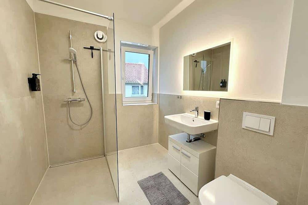 Ganze Wohnung, 2Br - Wohnung | Parkplatz | Nähe Bahnhof in Henstedt-Ulzburg, Kreis Segeberg