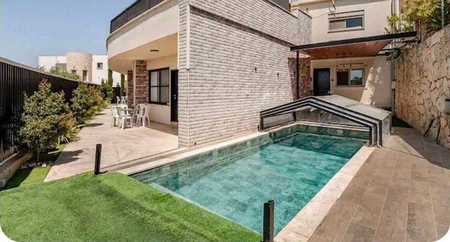Villa voor 20 personen, met zwembad en balkon - 1