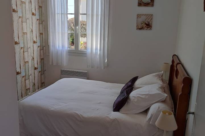 Gîte pour 4 personnes, avec jardin dans Plage du Chay - 2