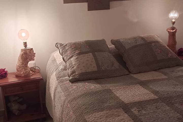 Gîte pour 4 personnes, avec Terrasse ainsi que Jardin et Piscine à L'Isle-sur-la-Sorgue - 2