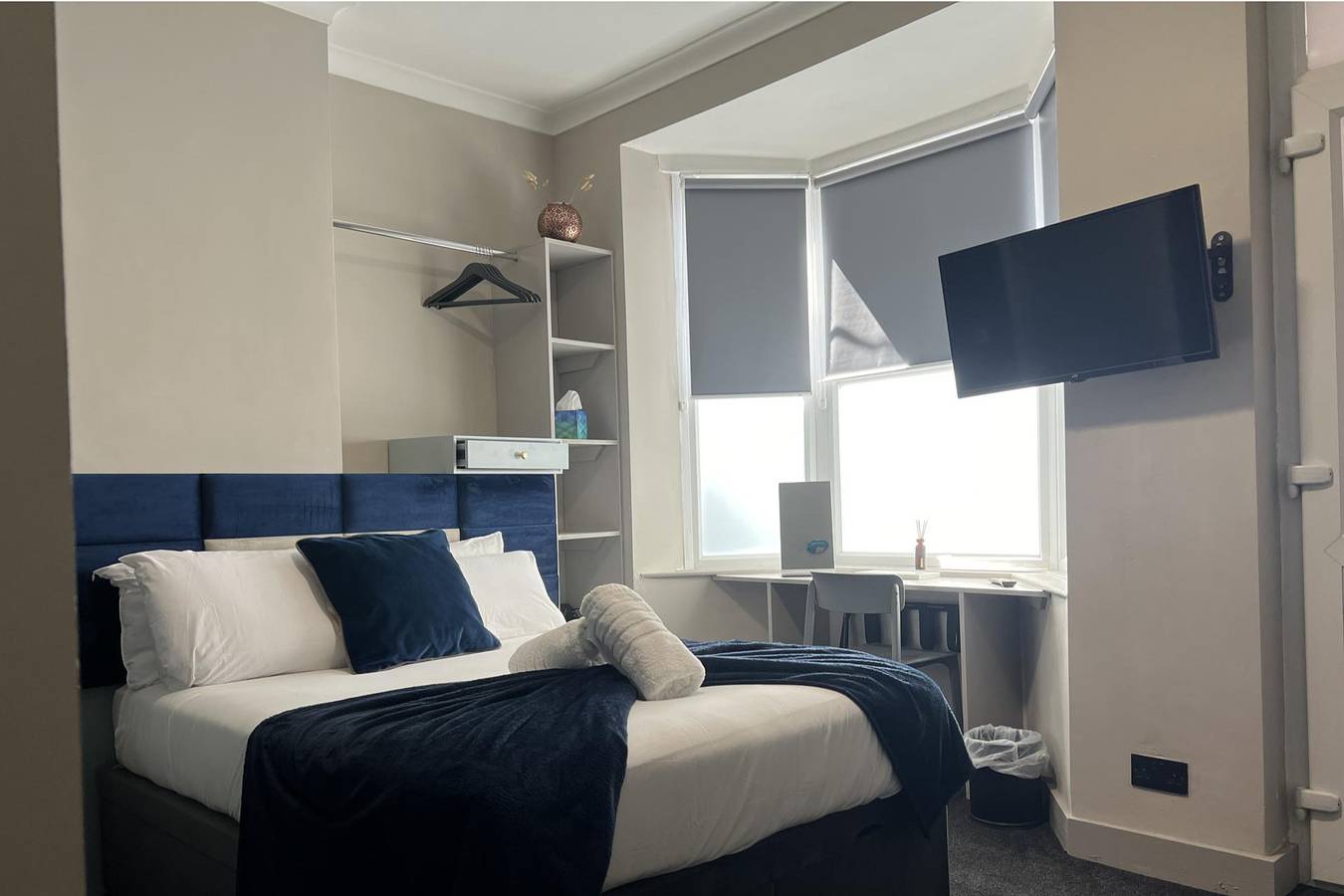 House-Sleeps 8-Parking-Pets Ok-Station Close in Sheffield, Südliches Yorkshire