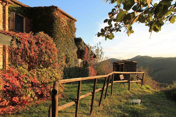 Ganze Wohnung, Apartment für Paare in einem Bauernhaus. Landhaus in Urbino. Panoramablick! in Urbino, Pesaro-Urbino