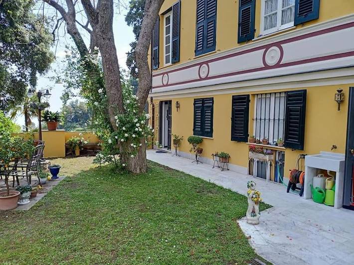 Gîte pour 2 personnes, avec jardin et vue dans Nervi (Genova)