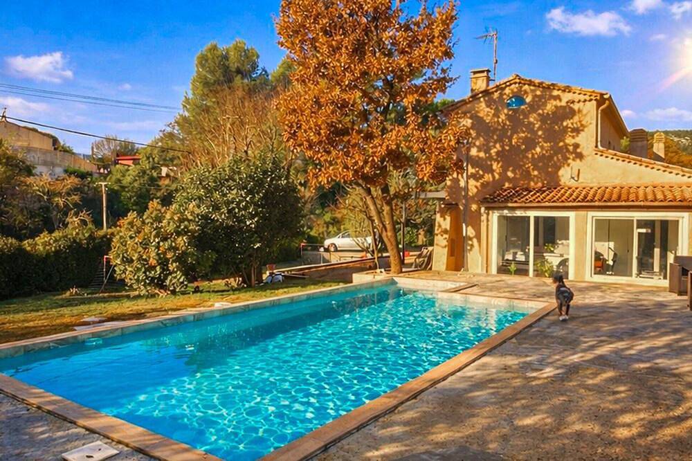 Maison piscine proche Cassis in Saint-Zacharie, Mediterranean Coast (France)